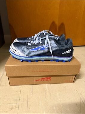 Altra women’s King MT 2